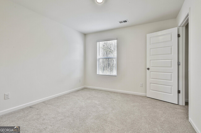 Building Photo - 166 Woodbrook Trl