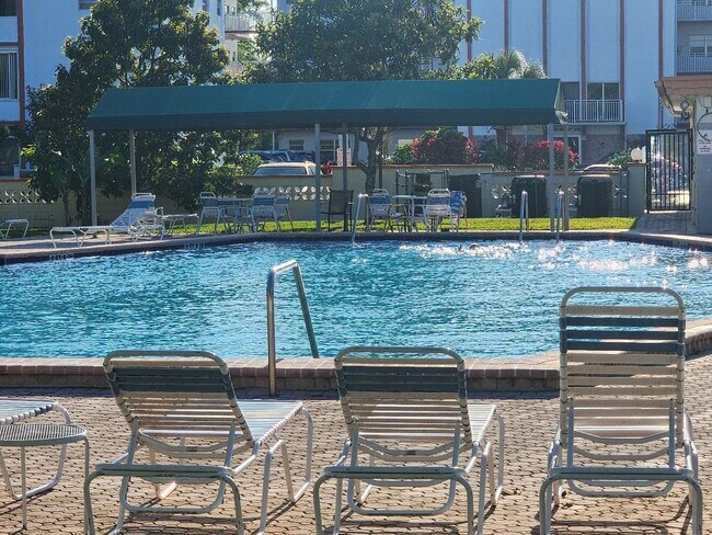 Building Photo - 4141 NW 44th Ave