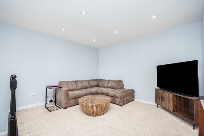 Building Photo - 2768 Blakely Ln