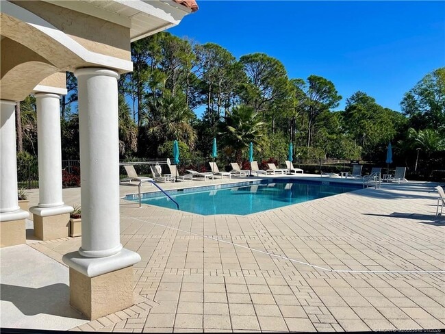 Building Photo - 3701 NW Willow Creek Dr