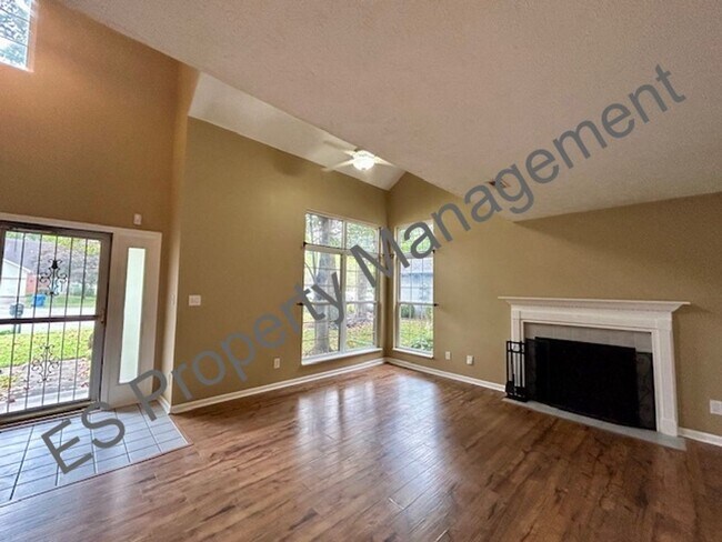 Building Photo - Wonderful 3 Bedroom 2.5 Bathroom Two Story...