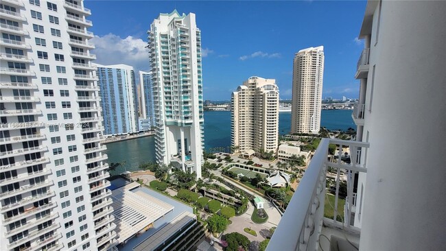 Building Photo - 701 Brickell Key Blvd