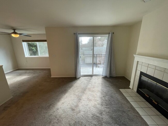 Building Photo - Warm and Cozy 2 bedroom Condo for Rent in ...