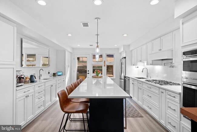 Building Photo - 1226 Gerritt St