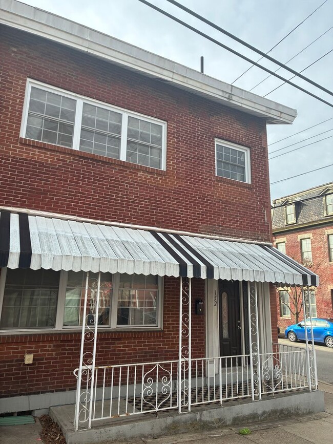 Building Photo - SPACIOUS LAWRENCEVILLE 3 BED 2.5 BATH! PERFECT LOCATION!