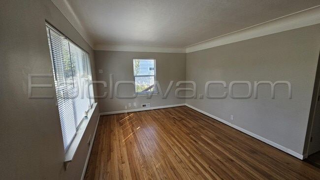 Building Photo - 130 Outlook Dr SW