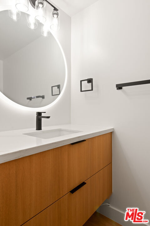 Building Photo - 8787 Shoreham Dr