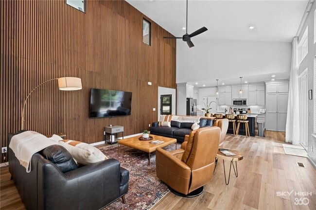 Building Photo - 5 Blandford Ln