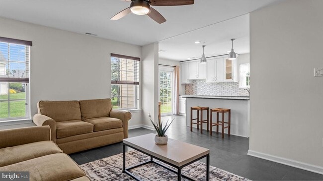 Building Photo - 301 Holly Hill Ct