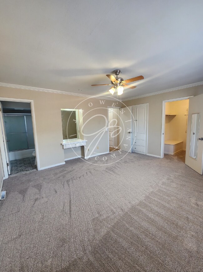 Building Photo - Charming 2-Bed, 2-Bath Condo with many upd...