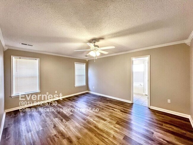 Building Photo - 9880 Seminole Dr