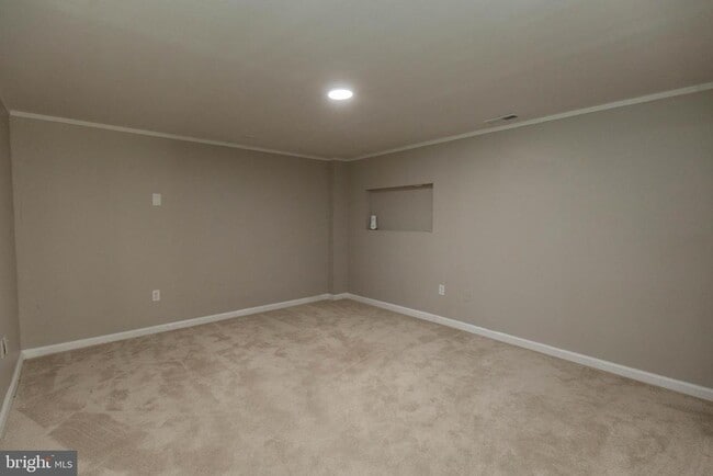 Building Photo - 462 Wild Rose Ln