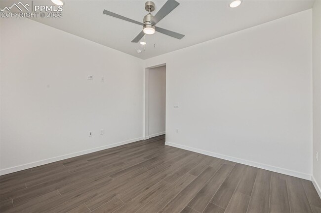 Building Photo - Top Floor Penthouse at Victory Ridge