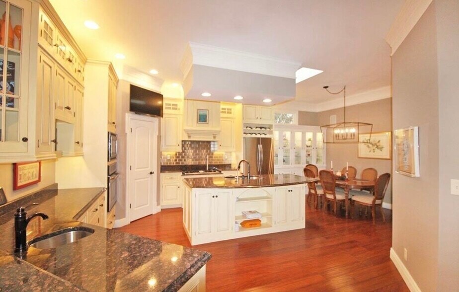 Building Photo - 1512 Victoria Green Blvd