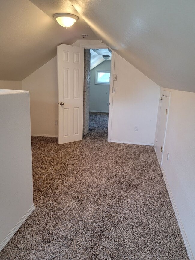 Building Photo - Ephrata House with Garage & Fenced Yard
