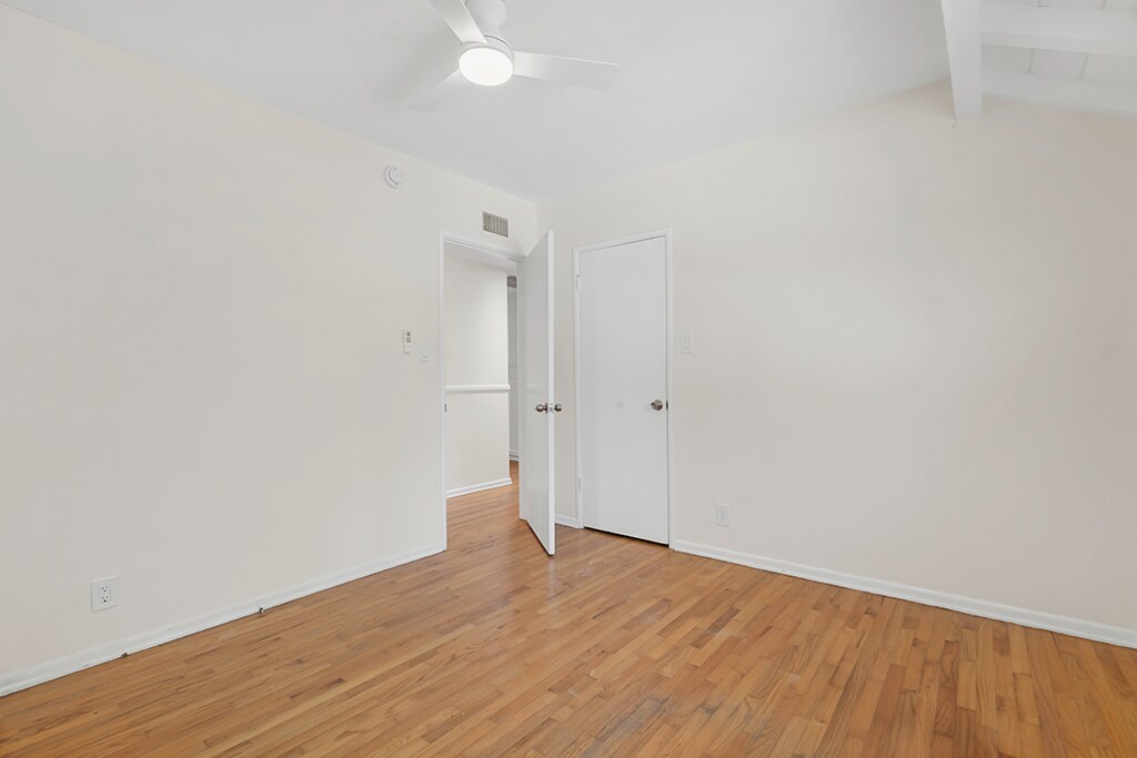 Building Photo - 4850 Excelente Dr