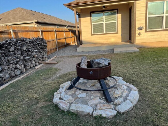 Building Photo - 104 Granville Ct