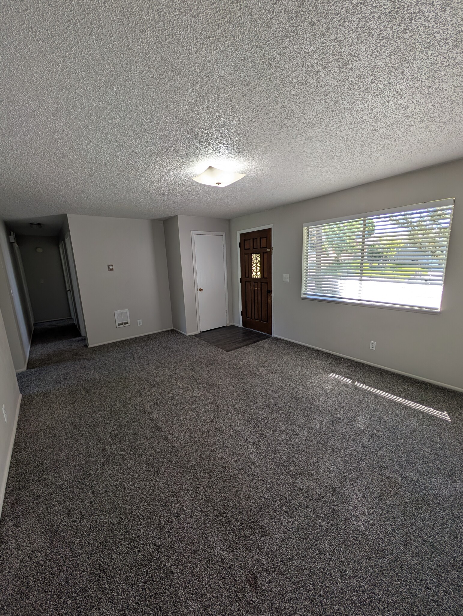 Building Photo - 1827 S Fairway Dr