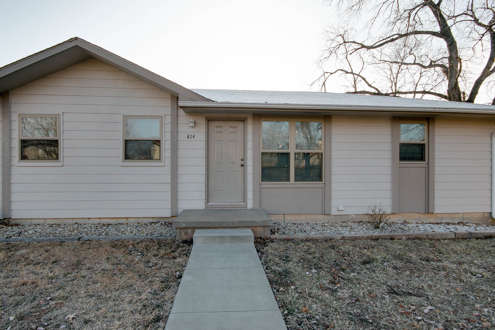 Building Photo - 811 Dondee Dr