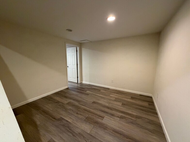 Building Photo - 12536 Forest Dr