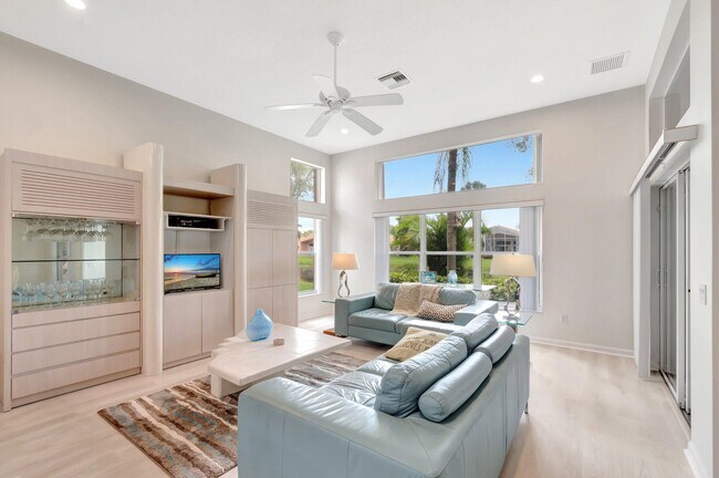 Building Photo - 7566 Pebble Shores Terrace
