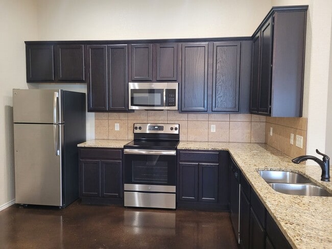 Building Photo - 3BD 2BA in New Braunfels