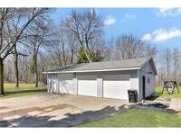 Building Photo - 3 Bedroom, 1 Bath home in Little Falls, MN...