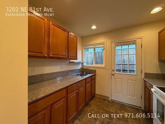 Building Photo - 3202 NE 81st Ave