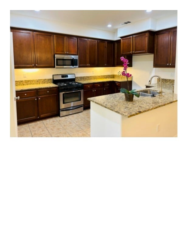 Building Photo - 440 Amargosa Way