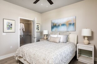 Building Photo - The Edison at Bridlespur