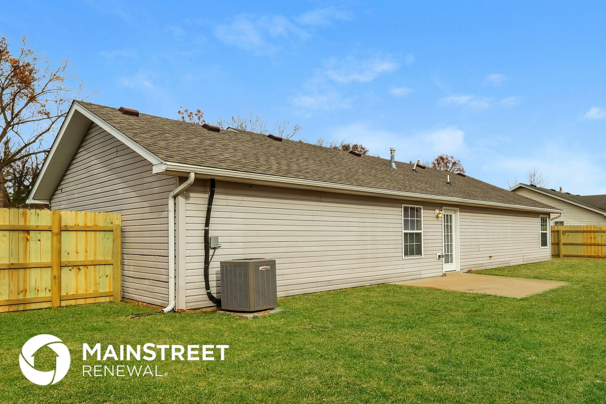 Building Photo - 1800 Field Dr