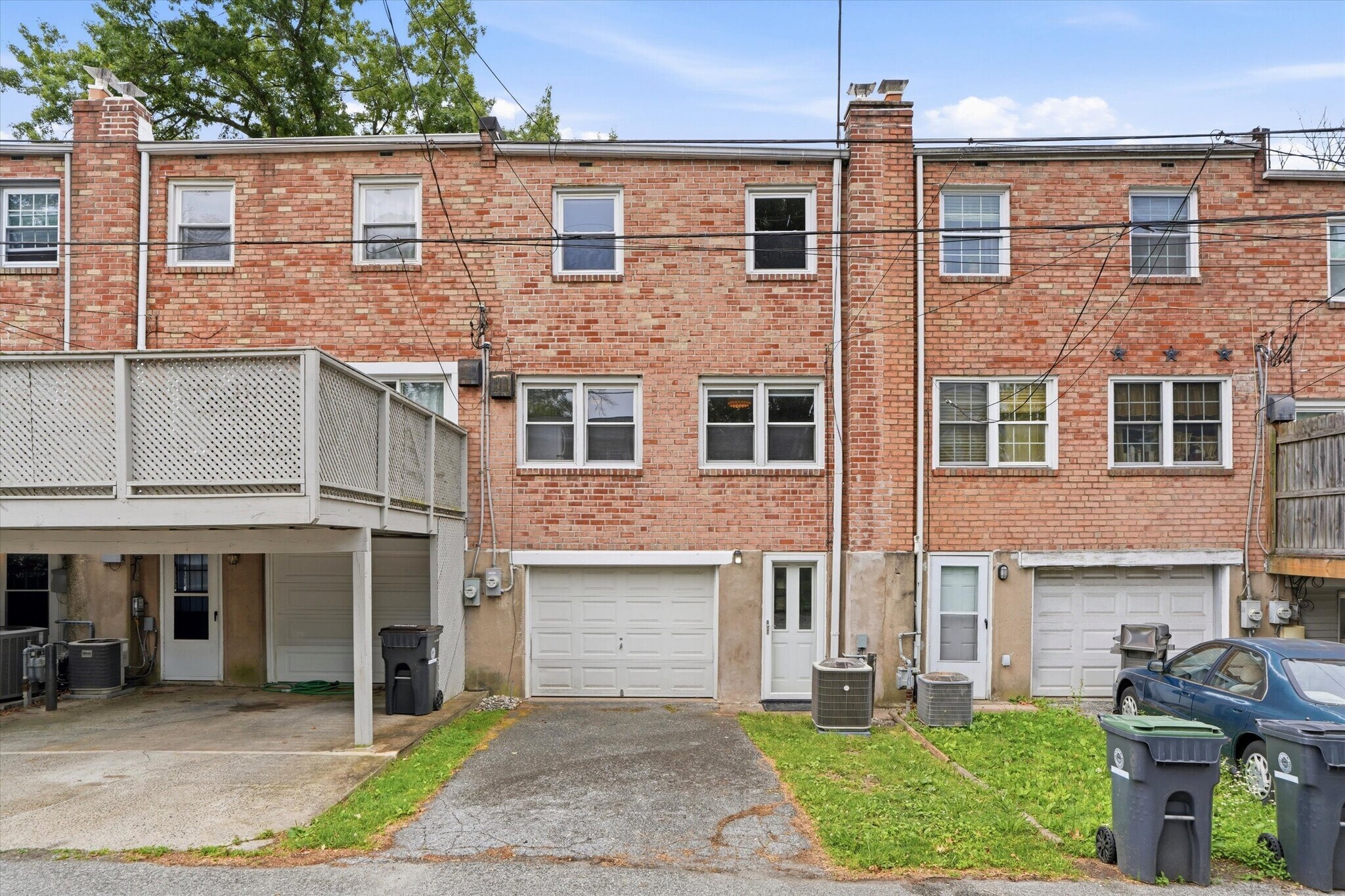 Building Photo - 889 Oxford Ave