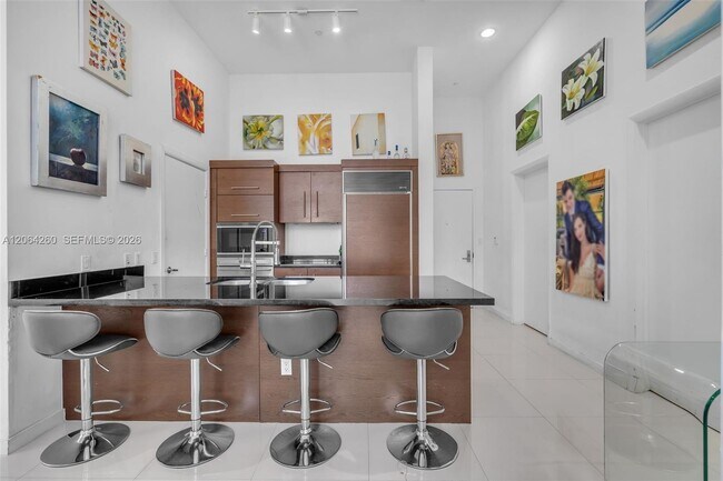 Building Photo - 475 Brickell Ave