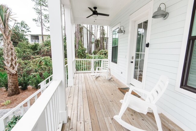 Building Photo - Elegant 4-Bedroom Home in Lakeside at Blue...