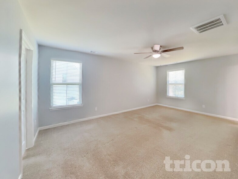 Building Photo - 306 Heroit Ct