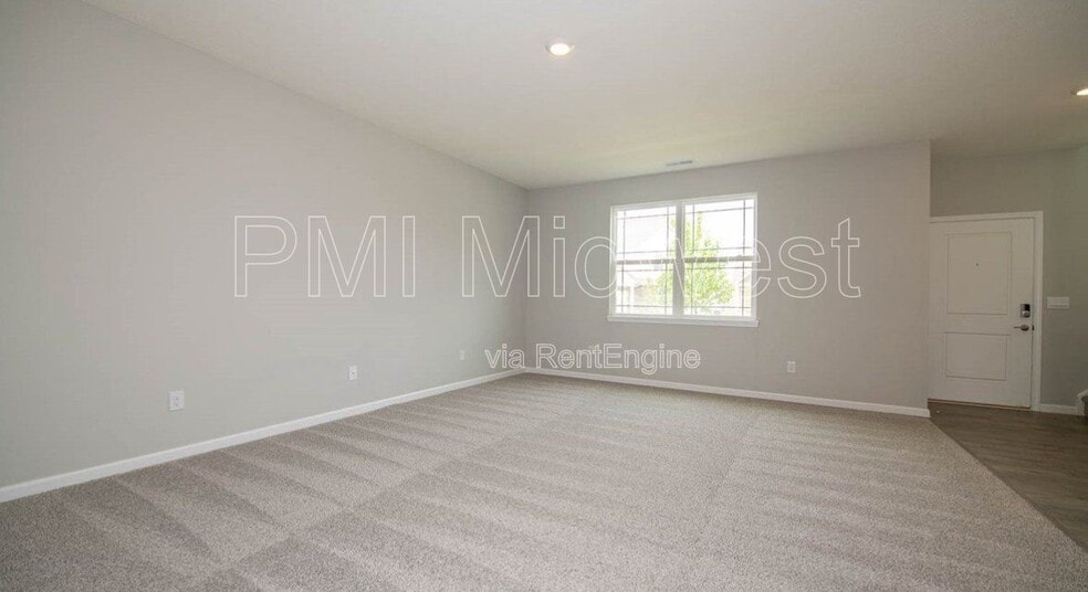 Building Photo - 2557 Lamar Dr