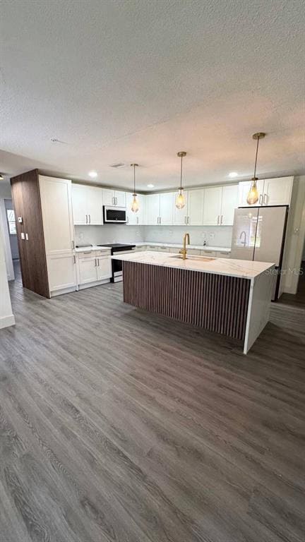 Building Photo - 385 Wild Orange Dr