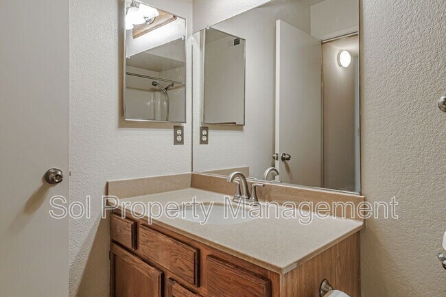 Building Photo - 111 Bean Creek Rd