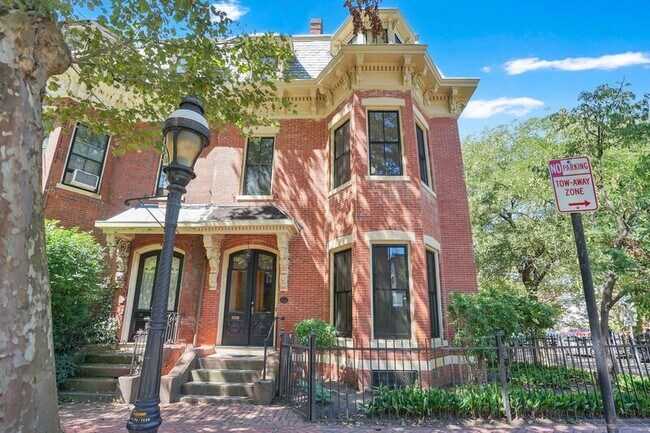 Building Photo - 52 Mattoon St