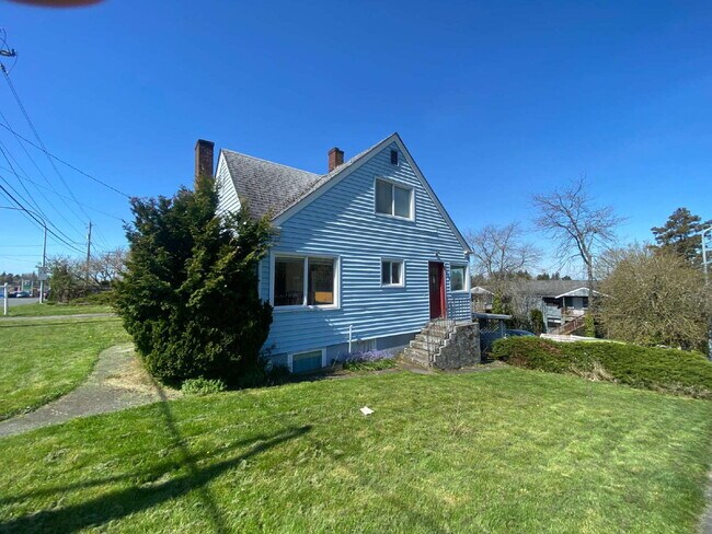 Building Photo - Walk to Whole Foods, Catch a Game at Civic Field, and Ride the Bus with Ease – Prime Lakeway Loca...