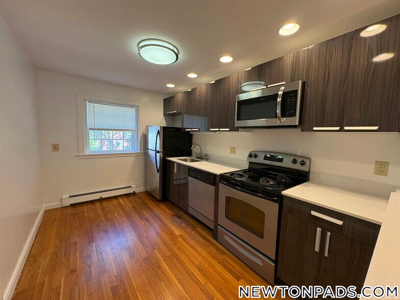 Building Photo - 75 Wyman St