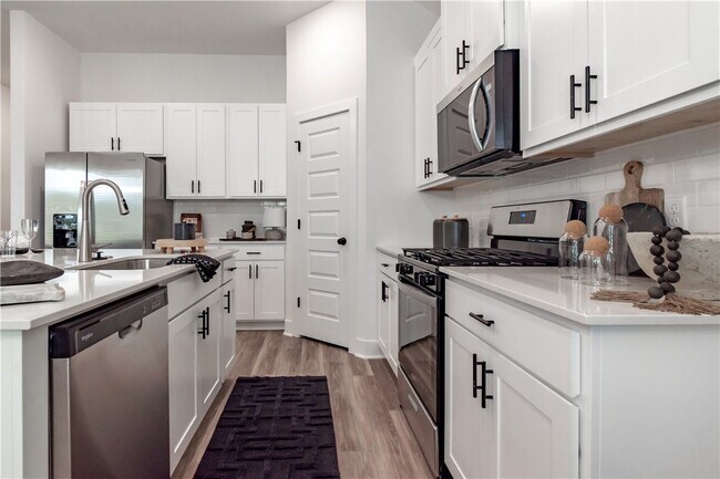 Building Photo - 452 W Gosling Isle