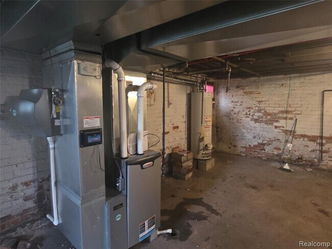 Building Photo - 3254 Hogarth St