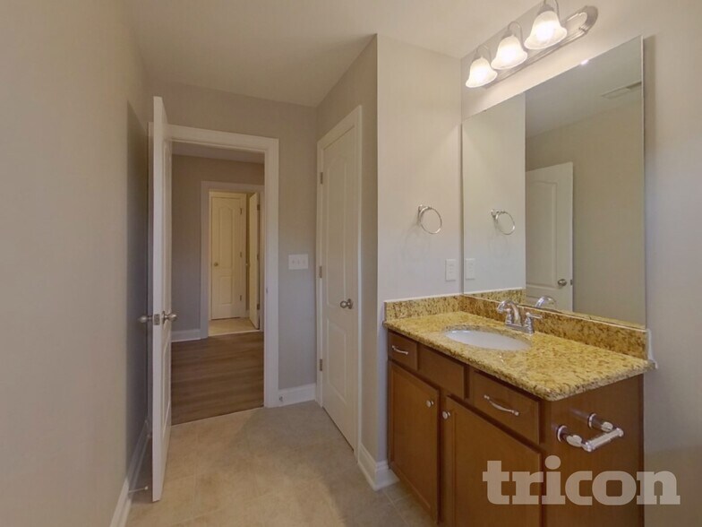 Building Photo - 428 Castlebury Ct