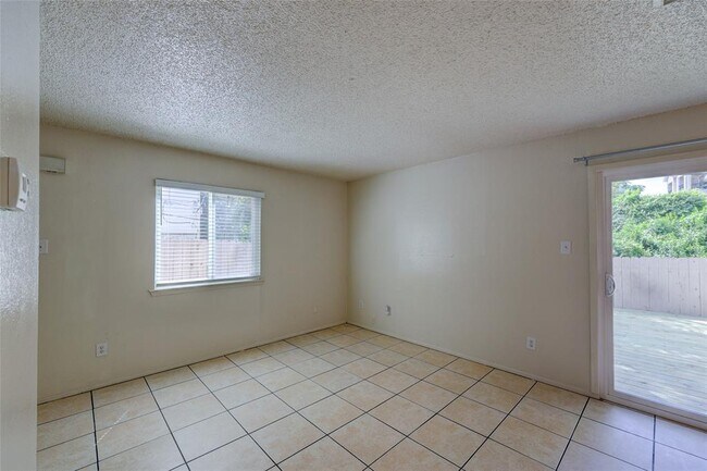 Building Photo - 3438 Willowrun Dr