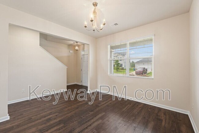 Building Photo - 3262 Carmine Ave