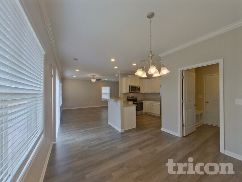 Building Photo - 618 Grantleigh Dr