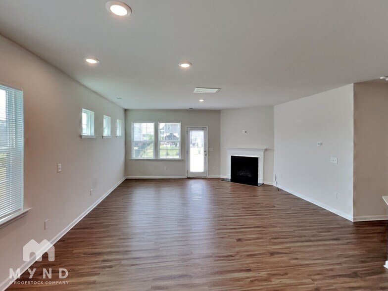 Building Photo - 118 Rooster Tail Ln