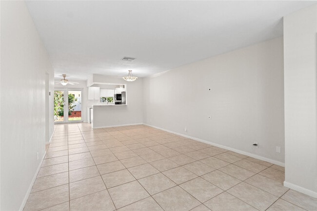 Building Photo - 2616 Middle River Dr