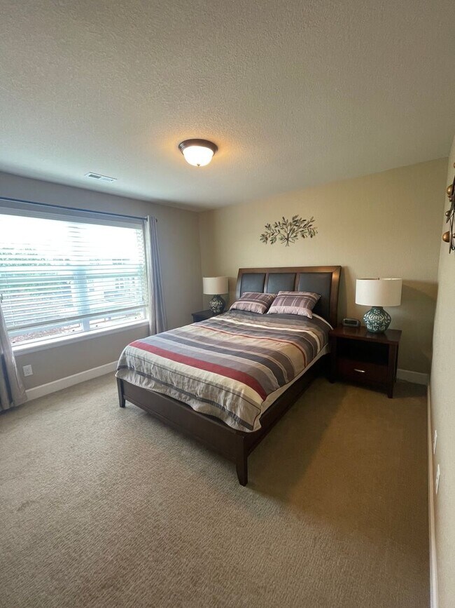 Building Photo - Sprawling Two-Story Home in SE Ft. Collins